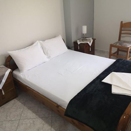 Panos & Antzy Apartments كالاماتا المظهر الخارجي الصورة