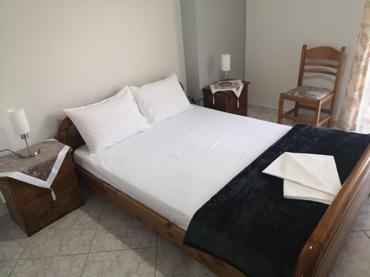Panos & Antzy Apartments كالاماتا المظهر الخارجي الصورة